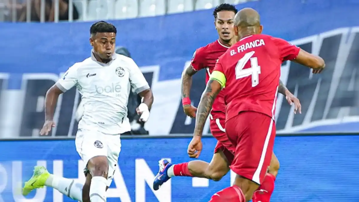 Hasil Super League: Arema FC Hentikan Tren Buruk, Tahan Imbang Malut United 1-1 Arema FC