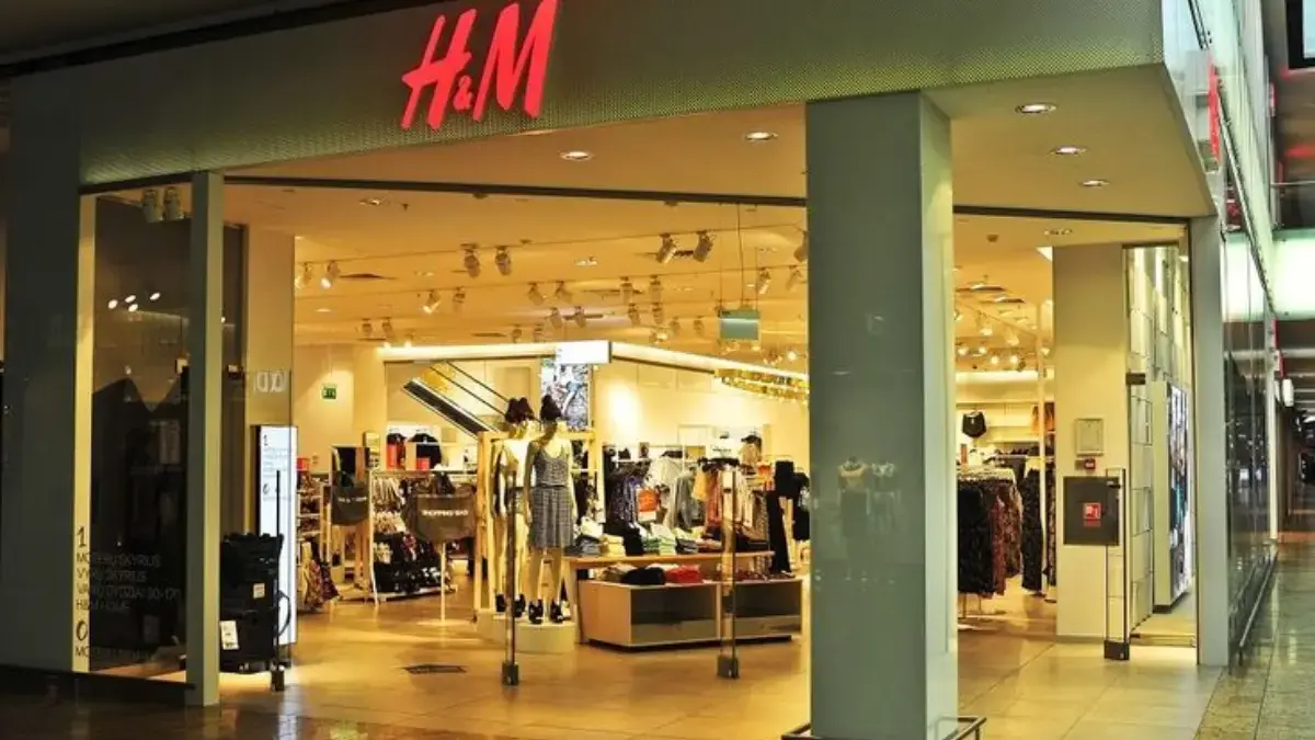 H&M Secret Sale, Dress Murah di AEON Deltamas yang Bikin Iri Teman!