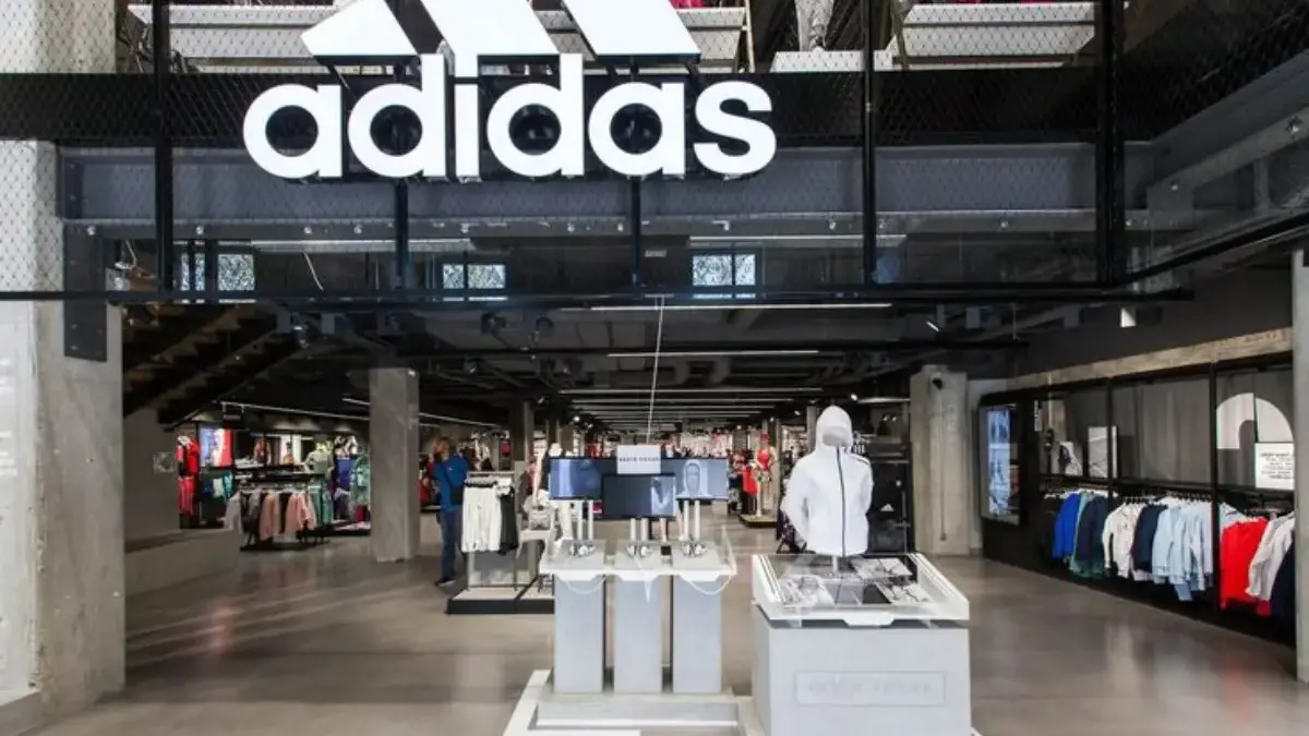 Adidas Outlet AEON Deltamas, Sneaker Limited yang Gak Kehabisan!