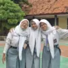 Kamu Harus Tahu, Ini Rekomendasi Hijab Sekolah yang Rapi dan Anti Ribet!