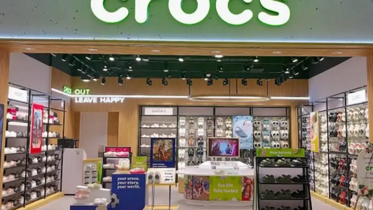 Crocs AEON Deltamas, Belanja Sepatu Santai & Ikonik dengan Diskon hingga 50%!