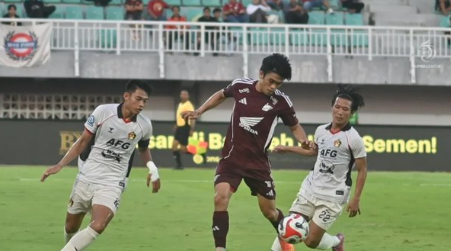 Arema FC vs PSM Makassar