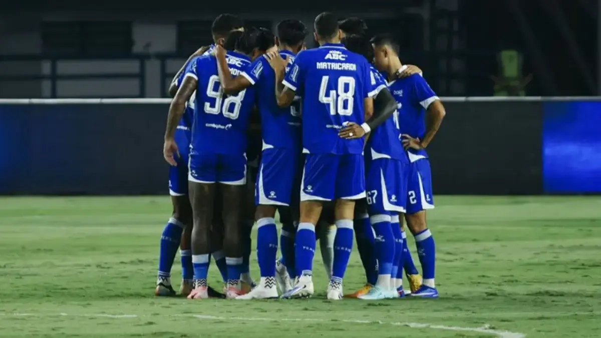 Persib Bandung vs PSIM Yogyakarta