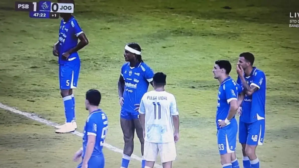 Babak Pertama Persib Bandung Unggul 1-0 Lewat Gol Kilat Matricardi atas PSIM Yogyakarta