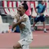 Selebrasi Beckham Putra saat mencetak gol