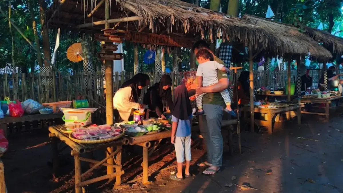 Suasana Pasar Tempo Dulu di Pasar Sasagaran Purwakarta