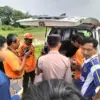 Tim SAR Gabungan akhirnya berhasil mengevakuasi korban tenggelam di sekitar Jembatan BTT (Bendung Tarum Timur