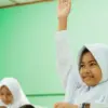 Ilustrasi : Anak belajar di sekolah