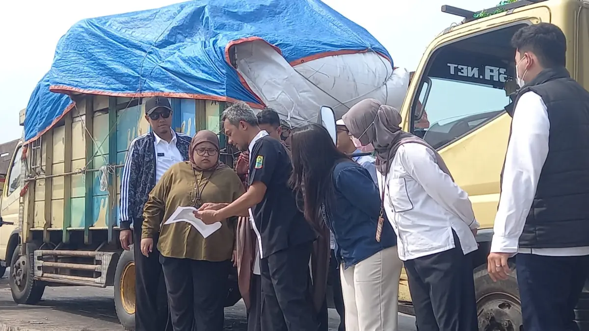 Tempat Pembuangan Akhir (TPA) Jalupang di Kabupaten Karawang menjalani verifikasi lapangan sebagai usulan loka