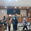 Oknum anggota kepolisian aktif, Yayat Sudrajat, mengakui keterlibatannya dalam perkara dugaan ijon proyek di l