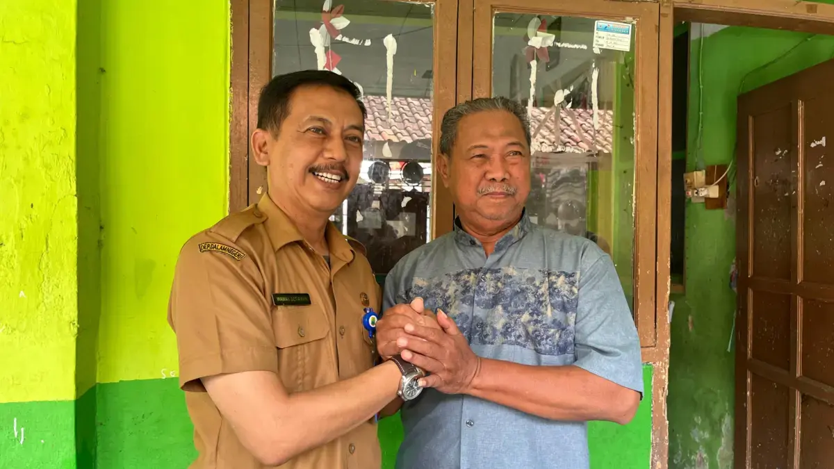 Kepala Disdikbud Karawang, Wawan Setiawan bersama Ketua Yayasan Al-Islah