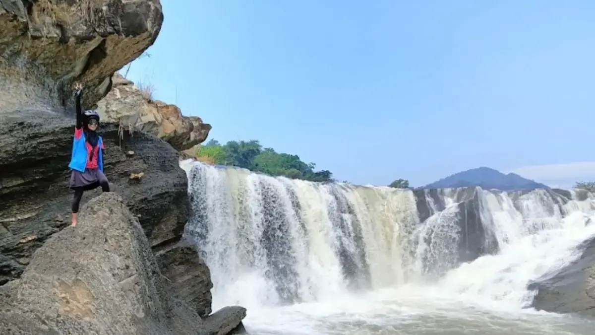 Hidden Gem Jonggol yang Lagi Ramai Diburu! Curug Niagara Cadas Panjang Punya Air Jernih dan Cocok Buat Healing Curug Niagara Cadas Panjang