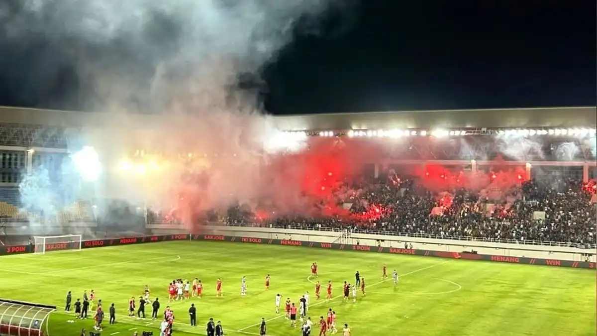 Ancaman Denda Ratusan Juta, Klub-klub Super League Ingatkan Bahaya Flare Super League Flare