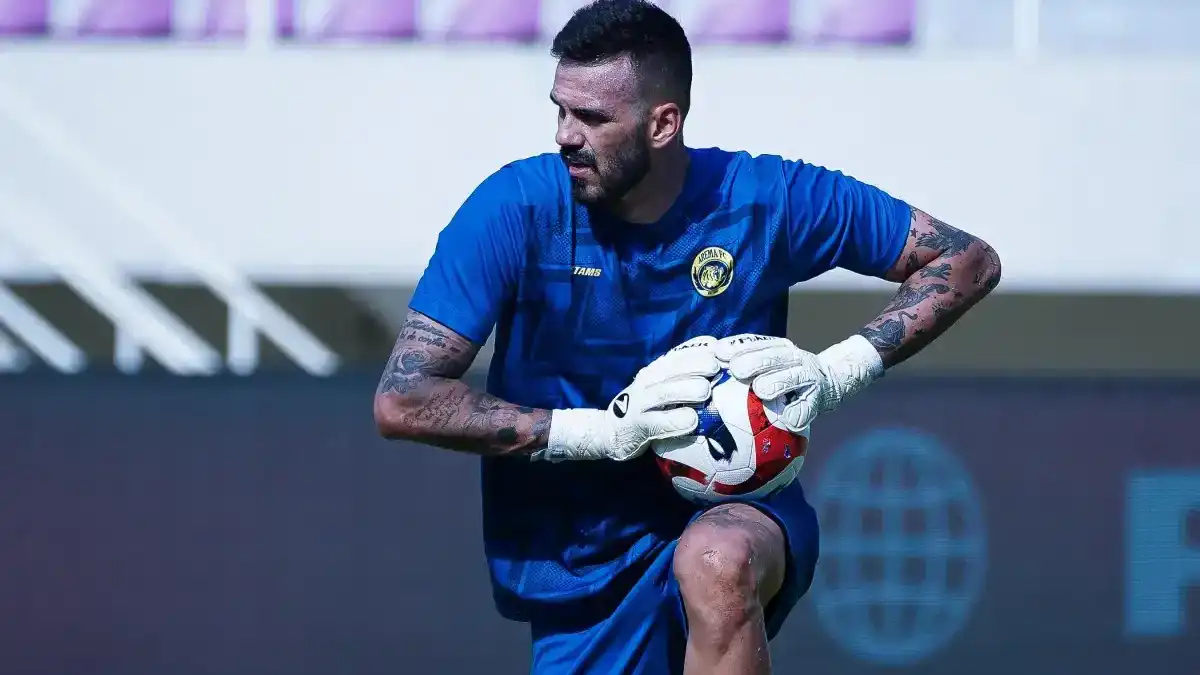 Arema FC Lepas Lucas Frigeri, Kiper Penentu Juara Piala Presiden 2024 Lucas Frigeri