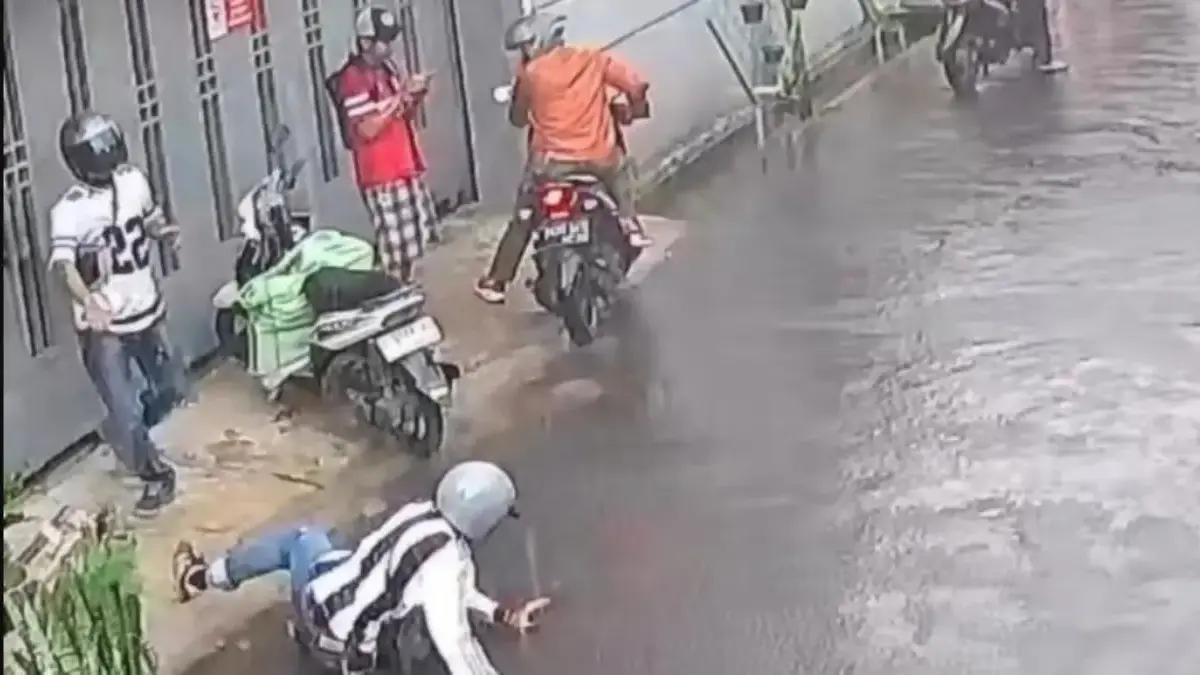 Viral Kurir JNE di Bandung Dibegal 4 Orang