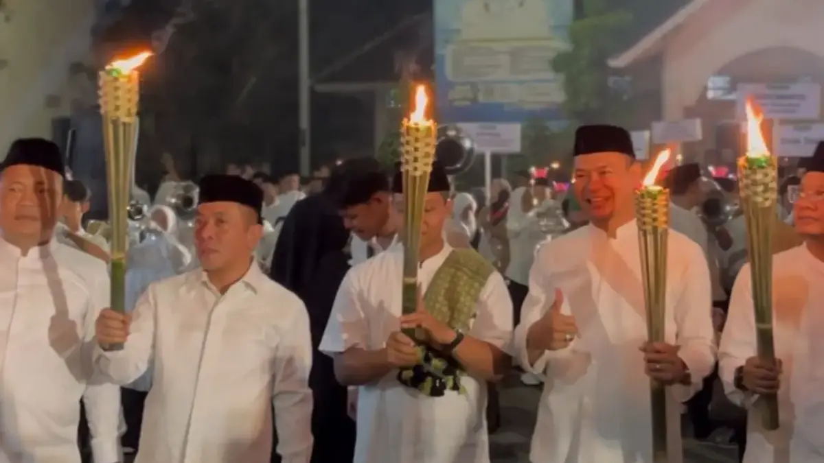 Bupati Karawang Aep Syaepuloh Ajak Masyarakat Jaga Nilai Keagamaan dan Keberagaman di Pawai Obor 1 Muharram Tahun Baru Islam Pawai Obor Karawang