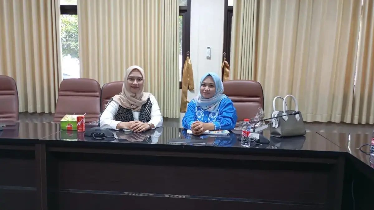 Anggota KPAID Karawang, Eva Nur Fadilah dan Anggota Pansus Raperda KLA DPRD Karawang, Anggi Rostiana Tarmadi