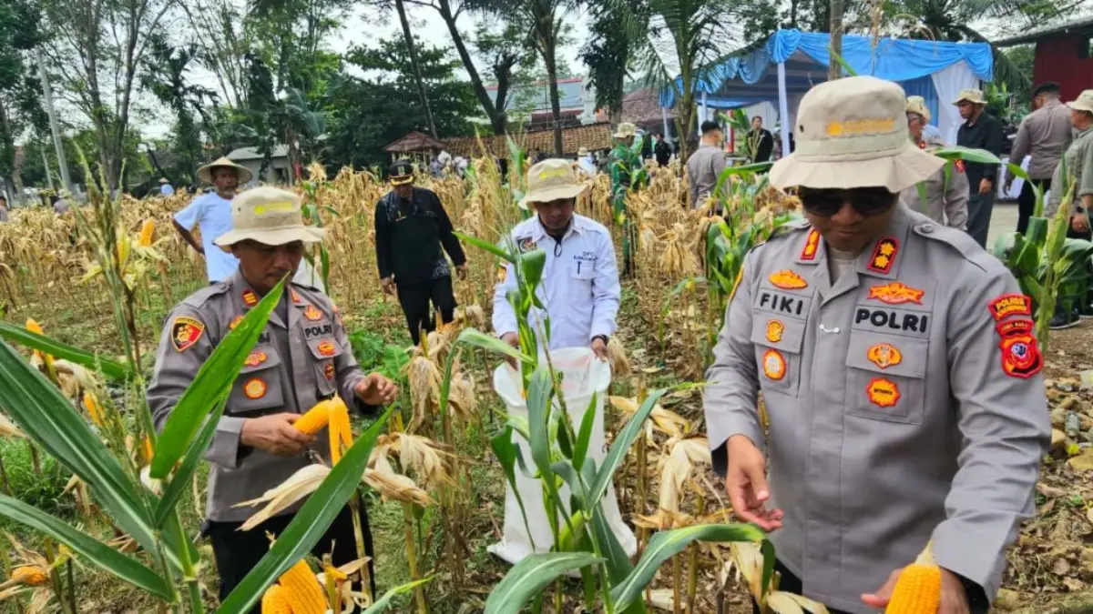 Polres Karawang Intensifkan Pendampingan Kelompok Tani.