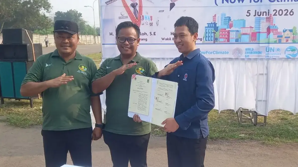 DLH Karawang dan PT Indocement Tandatangani Kerja Sama Pengelolaan Sampah Menjadi RDF