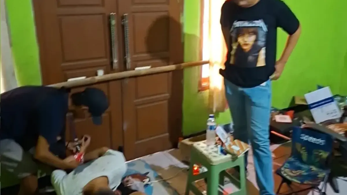 Polres Karawang Tangkap Bandar Obat Keras di Lemahabang, 2.200 Butir Pil Disita Pelaku diamankan