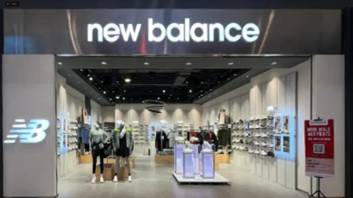 New Balance AEON Mall Deltamas, Toko Sepatu & Fashion Olahraga Premium!