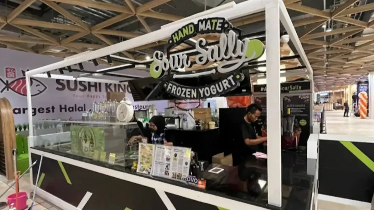 Sour Sally AEON Deltamas, Frozen Yoghurt Sehat dengan Black Sakura & White Skim yang Bikin Kamu Ketagihan!