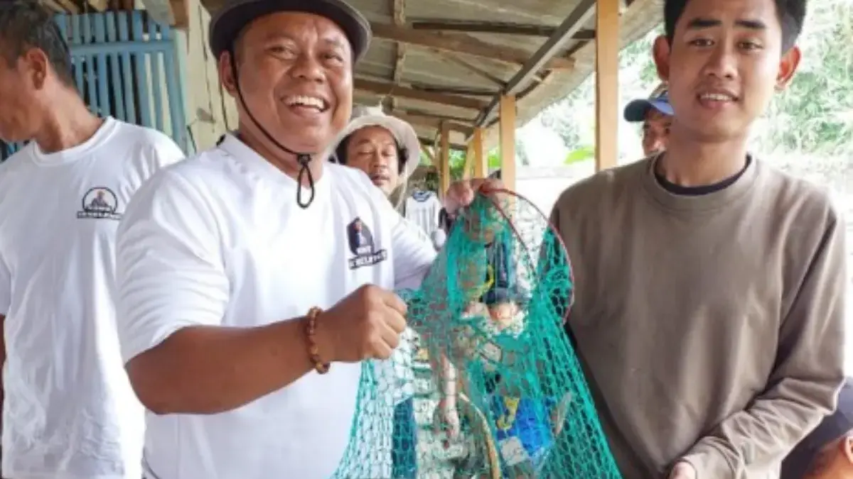 Calon Kades Sukaresmi Mulyadi Kencleng