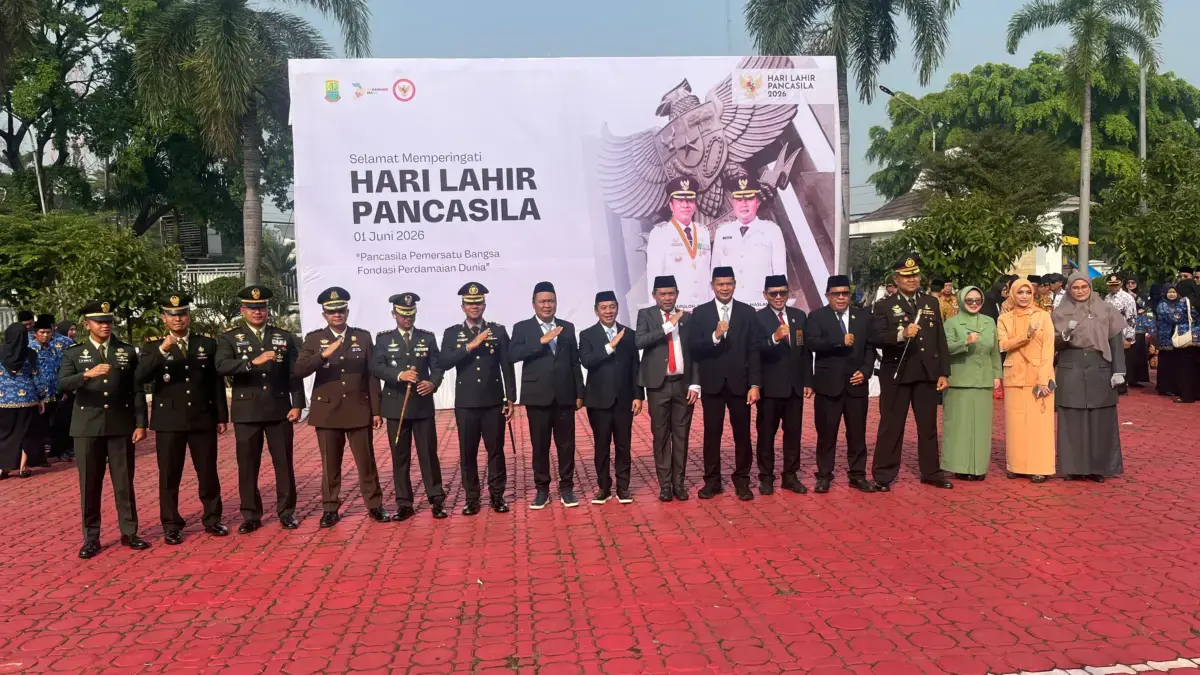 Bupati dan Wakil Bupati Karawang beserta jajaran Forkopimda selesai upacara hari lahir Pancasila.