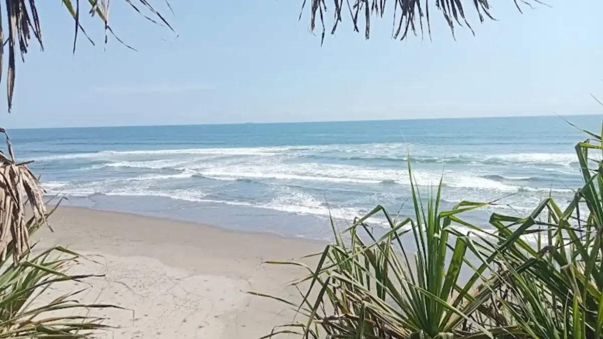 Pantai Wayang Cisasak Cianjur Selatan