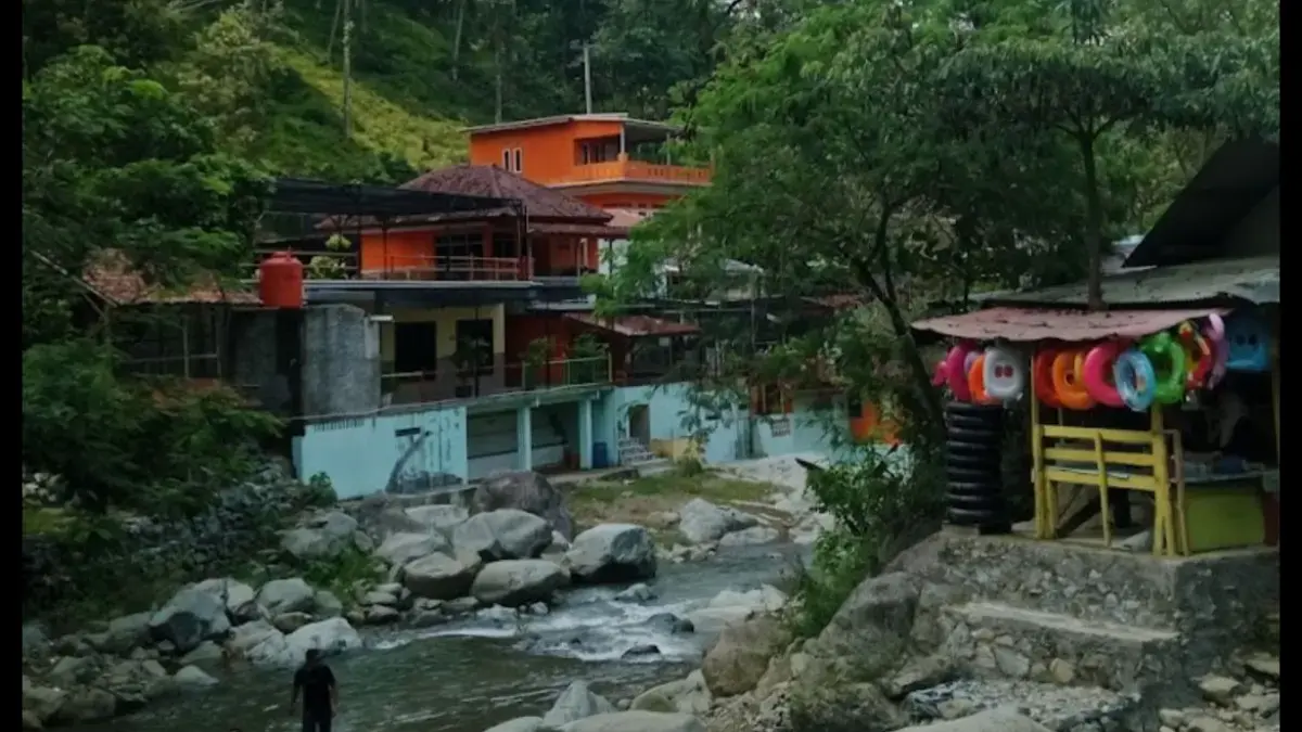 Liburan Sekolah Murah di Karawang Selatan : Anak Bisa Main Air dan Orang Tua Ngopi Pinggir Sungai Pemandian Muara 3 Karawang Selatan