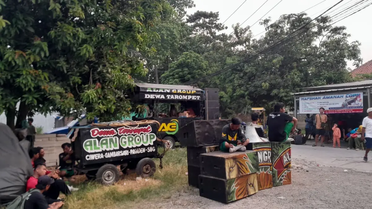 Tragedi Hajatan Maut di Kampung Cibeureum Cikarang, Tiga Pemain Odong-odong Tewas Tersengat Listrik Hiburan odong-odong