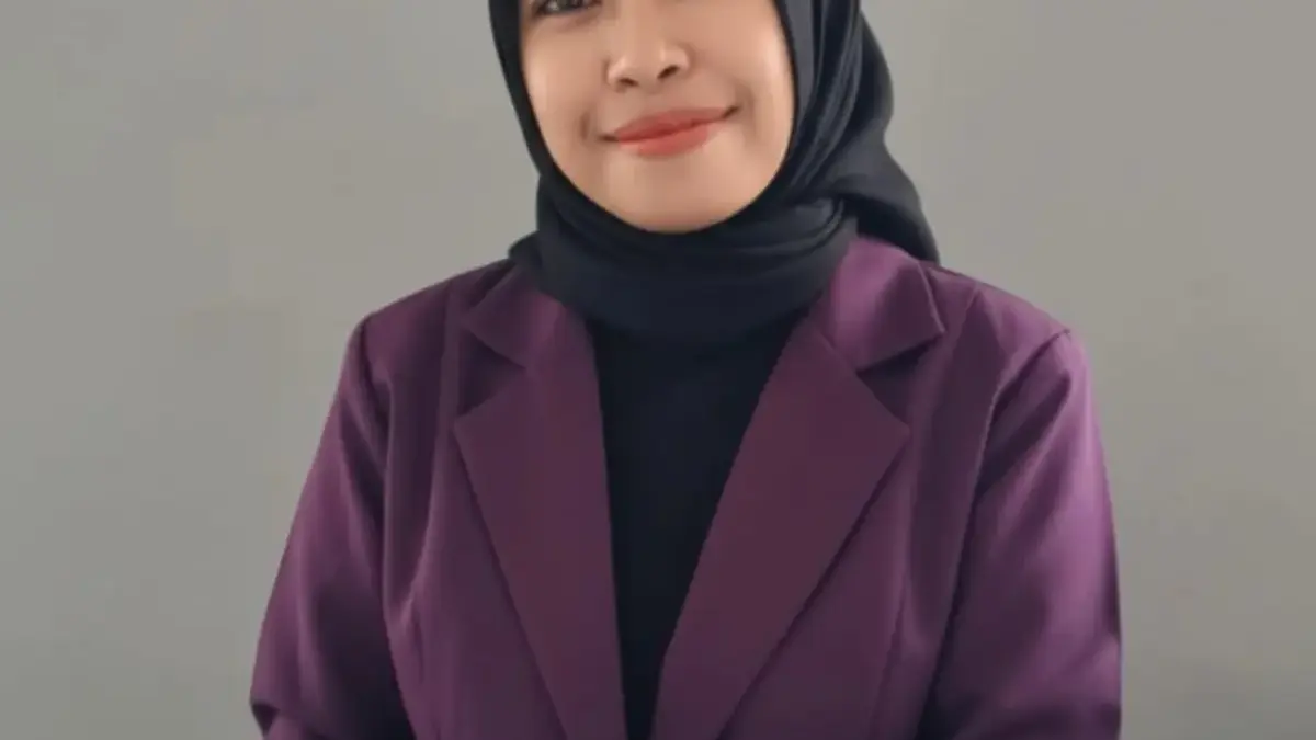 Dosen Institut Agama Islam Rakeyan Santang (IRAKS), ‎Emi Anggreani Masjur, S.H.I., M.H