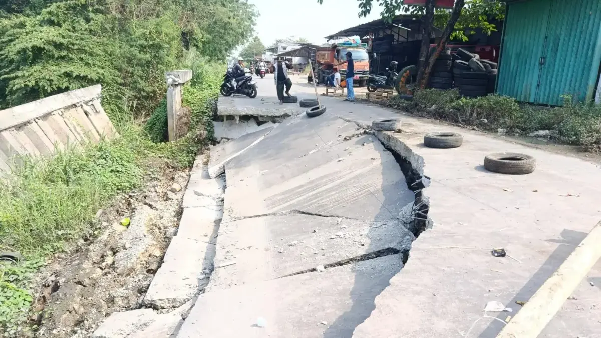Kenaikan BBM Bikin RAB Berantakan, Volume Proyek di Kabupaten Bekasi Berpotensi Berkurang Jalan Rusak