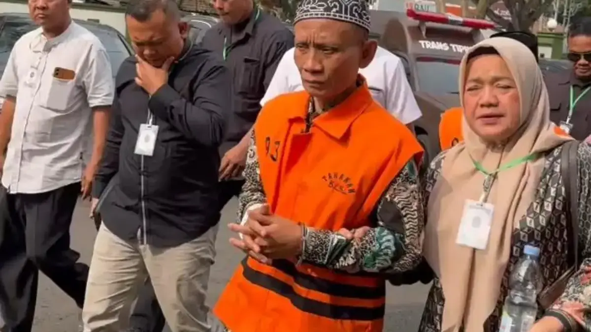HM Kunang Diklaim Harus Dioperasi Pengacara Minta Hakim Ubah Status Penahanan Jadi Tahanan Kota HM Kunang, mengajukan permohonan perubahan status penahanan menjadi tahanan kota