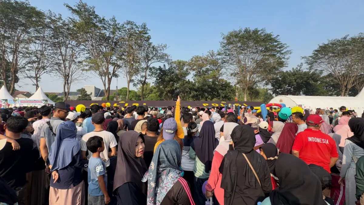 Pasar Murah Bhayangkara Diserbu Warga Cikarang