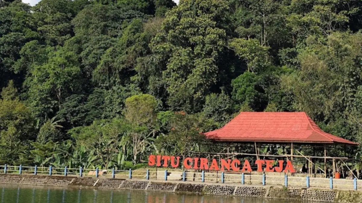 Liburan di Majalengka Ada Situ Ciranca Punya Air Sebening Kaca dari Danau Kaki Gunung Ciremai