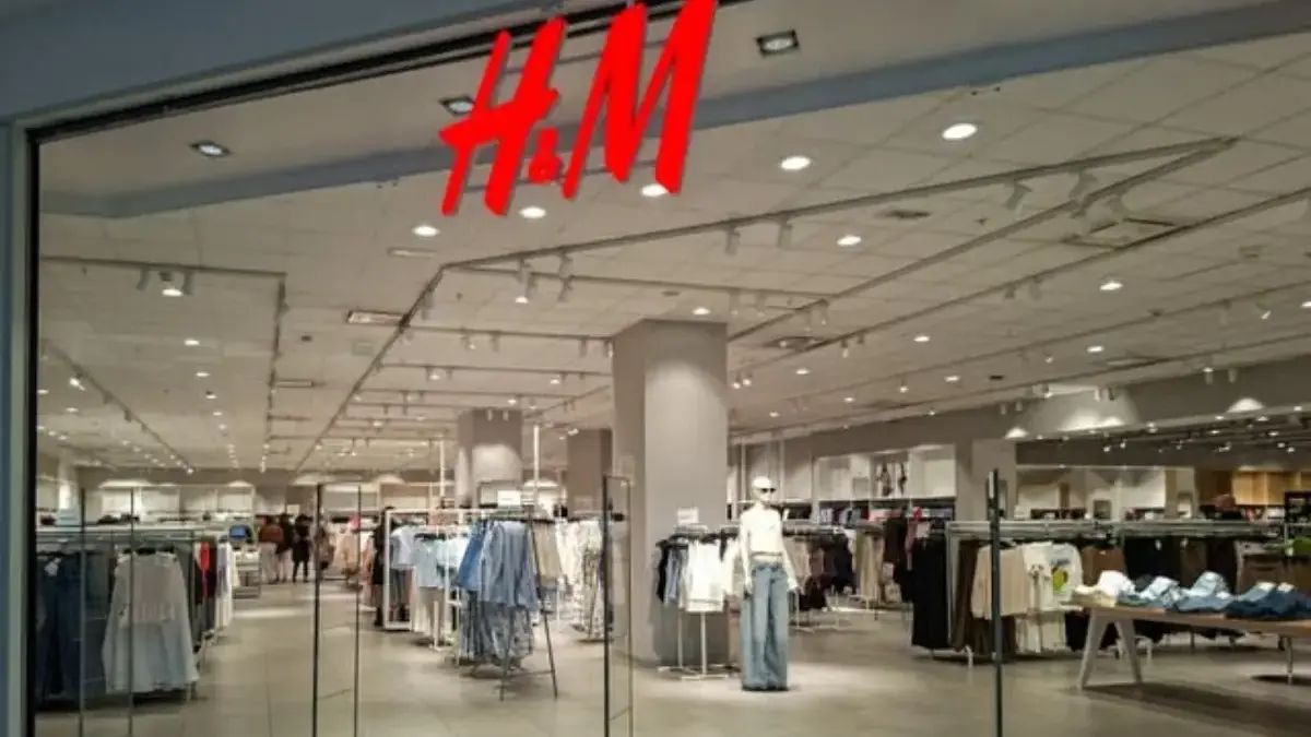 Berburu Outfit Kekinian di AEON Mall Deltamas! Dari Uniqlo, H&M, hingga Brand Lokal Hits