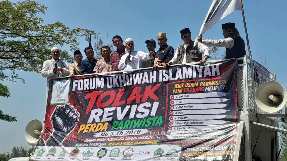 Ormas Islam di Bekasi Tolak Revisi Perda Pariwisata, Desak Pasal Larangan Hiburan Malam Dipertahankan aksi damai di Kompleks Perkantoran Pemkab Bekasi