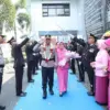 AKBP Fiki N. Ardiansyah Dilepas Farewell Parade oleh Kapolresta Karawang