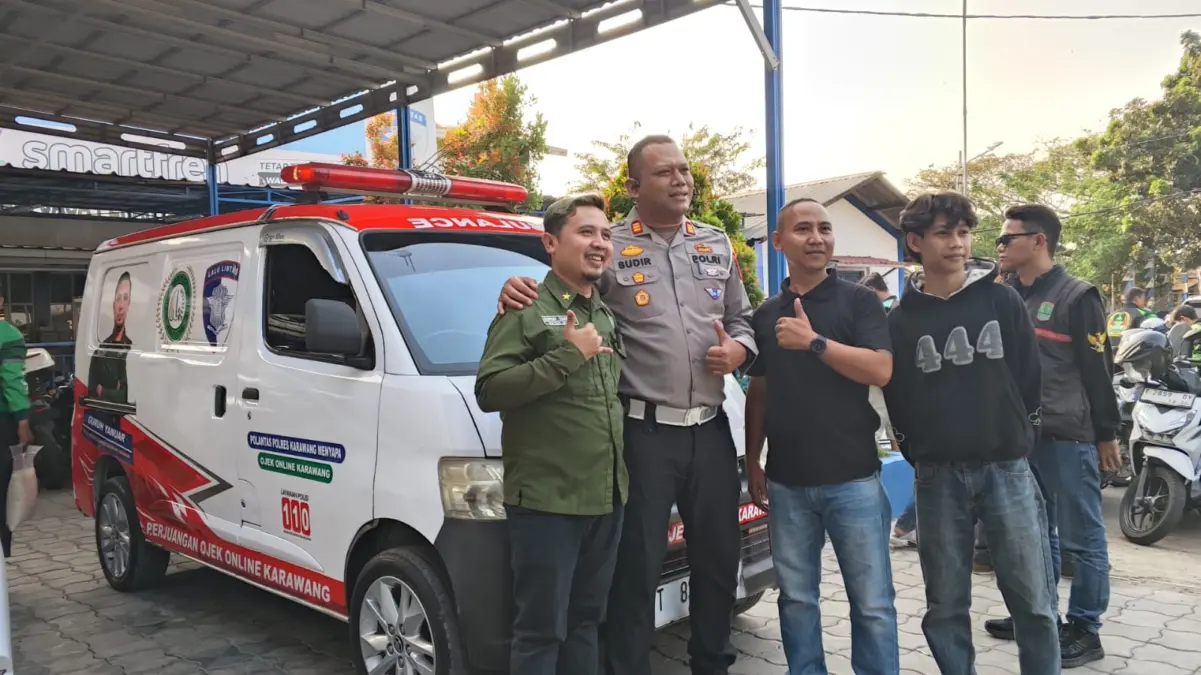 Momentum Hari Bhayangkara, Satlantas Polres Karawang Renovasi Ambulans Komunitas Ojol