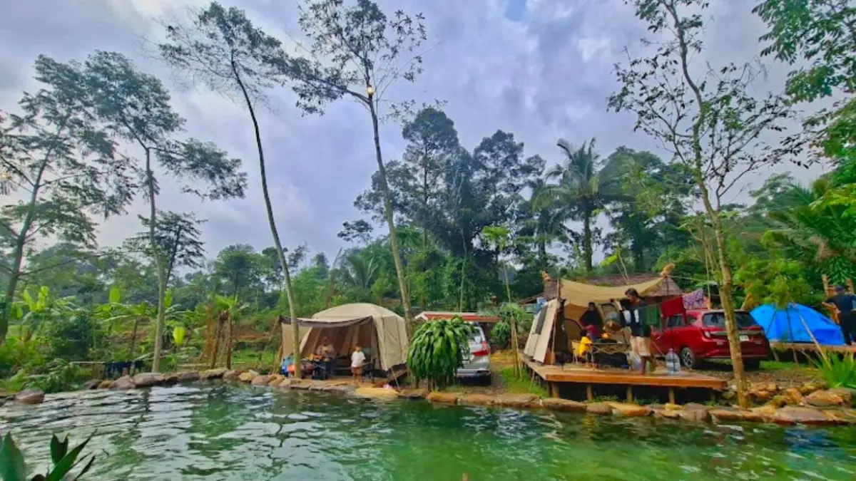 Menginap Semalam di Jalatunda Campsite Purwakarta : Healing Ditemani Mata Air Alami dan Pemandangan Alam Indah Jalatunda Campsite, kawasan Pusakamulya, Kecamatan Kiarapedes, Kabupaten Purwakarta.