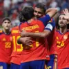 Selebrasi Pemain Spanyol setelah mencetak gol Oyarzabal dipeluk Pedri dan tos bersama Cucurella