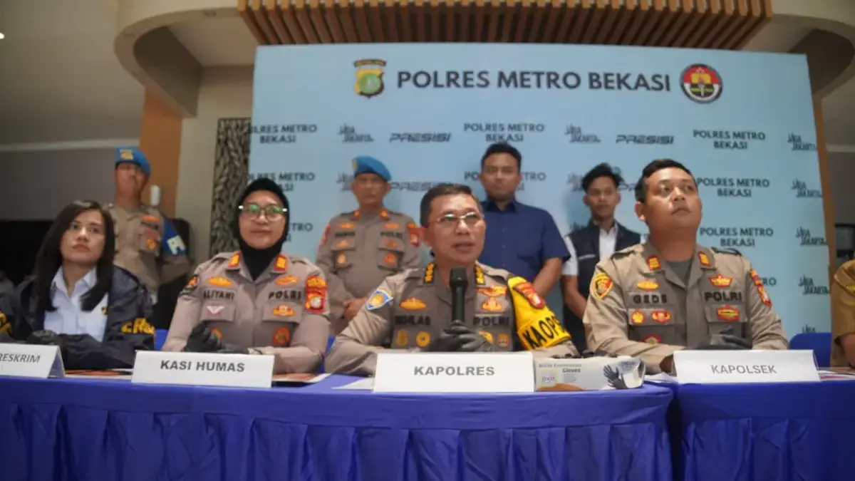 Tak Manusiawi! Ibu Tiri di Bekasi Ditangkap Polres Metro Bekasi Usai Diduga Aniaya Balita Konferensi Pers Polres Metro Bekasi
