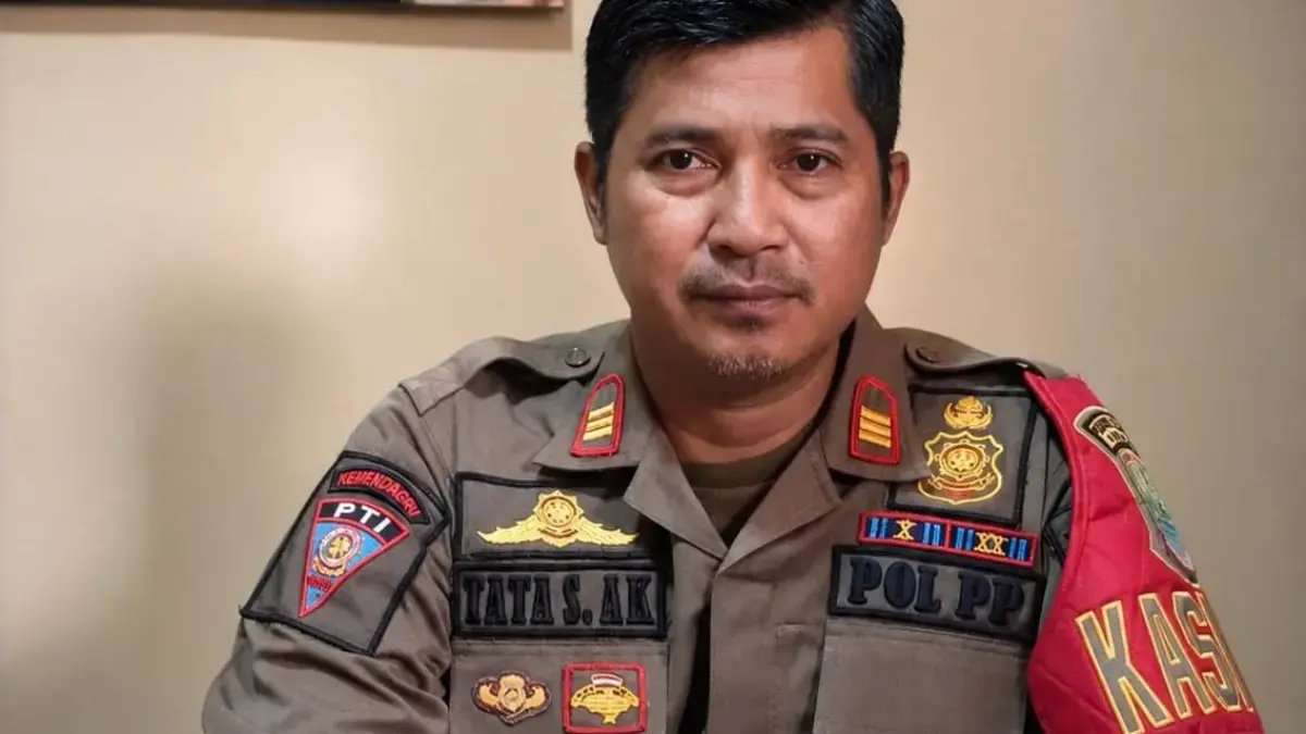 Kepala Seksi Operasi dan Pengendalian (Kasi Opsdal) Satpol PP Kabupaten Karawang, Tata Suparta