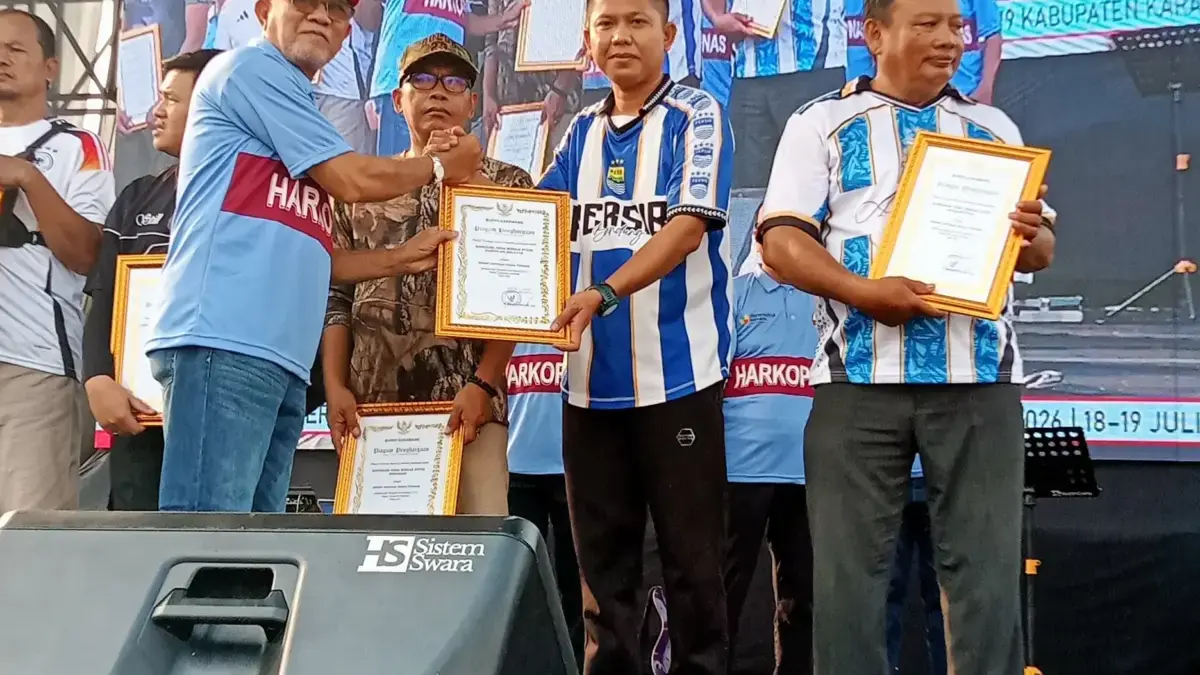 KDMP Pangulah Selatan Raih Penghargaan Rintisan Usaha Terbaik di Gebyar Harkopnas Karawang 2026 KDMP Pangulah Selatan Raih Penghargaan Rintisan Usaha Terbaik di Gebyar Harkopnas Karawang 2026