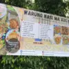 Warung Nasi Ma Kiki, sebuah rumah makan khas Sunda yang berada di Jalan Cisaat, Desa Kertarahayu, Setu