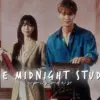 The Midnight Studio menghadirkan konsep yang tidak biasa melalui sebuah studio foto yang hanya para arwah
