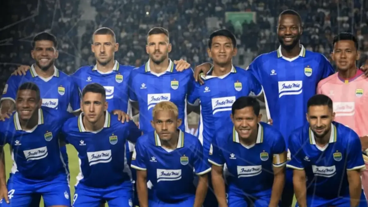 Babak Pertama Persib Bandung Unggul 1-0 Arema FC, Barros Berhasil Cetak Gol Lewat Asis Berguinho Persib Bandung Piala Presiden