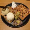 Kerenyahan Waffle, Cokelat Creamy & Dessert Aesthetic! Kepoin Spot Jajanan Manis di Lippo Mall Cikarang