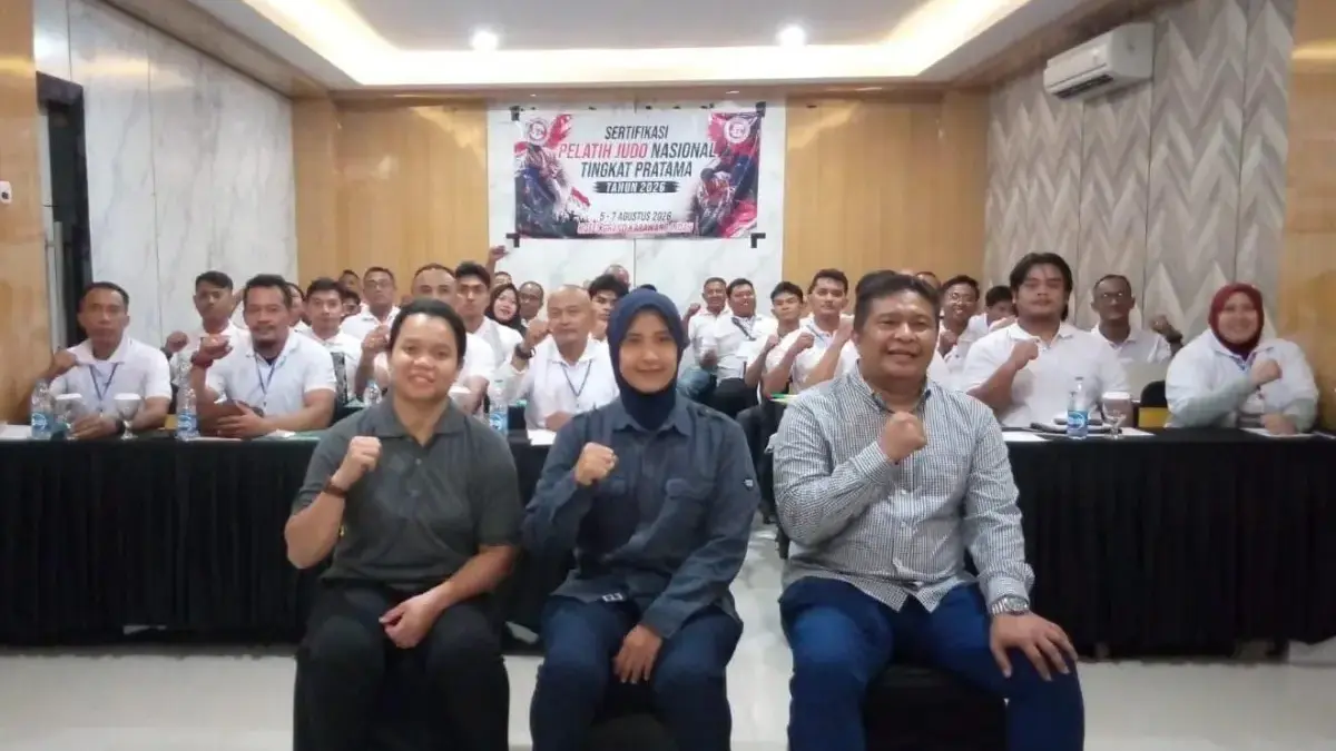 Puluhan peserta mengikuti kegiatan Sertifikasi Pelatih Judo Nasional Tingkat Pratama, di Hotel Grand Karawang